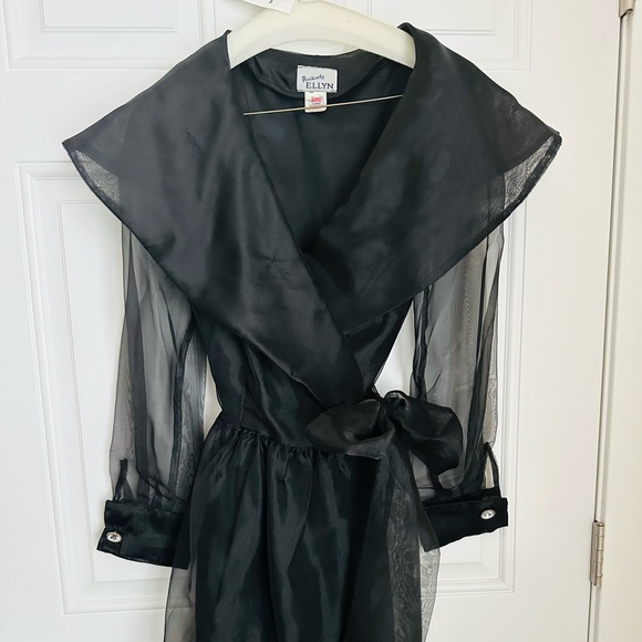 Great cocktail dress!  I wore to prom and then my daughter did too!  A classic. - Picture 1 of 3